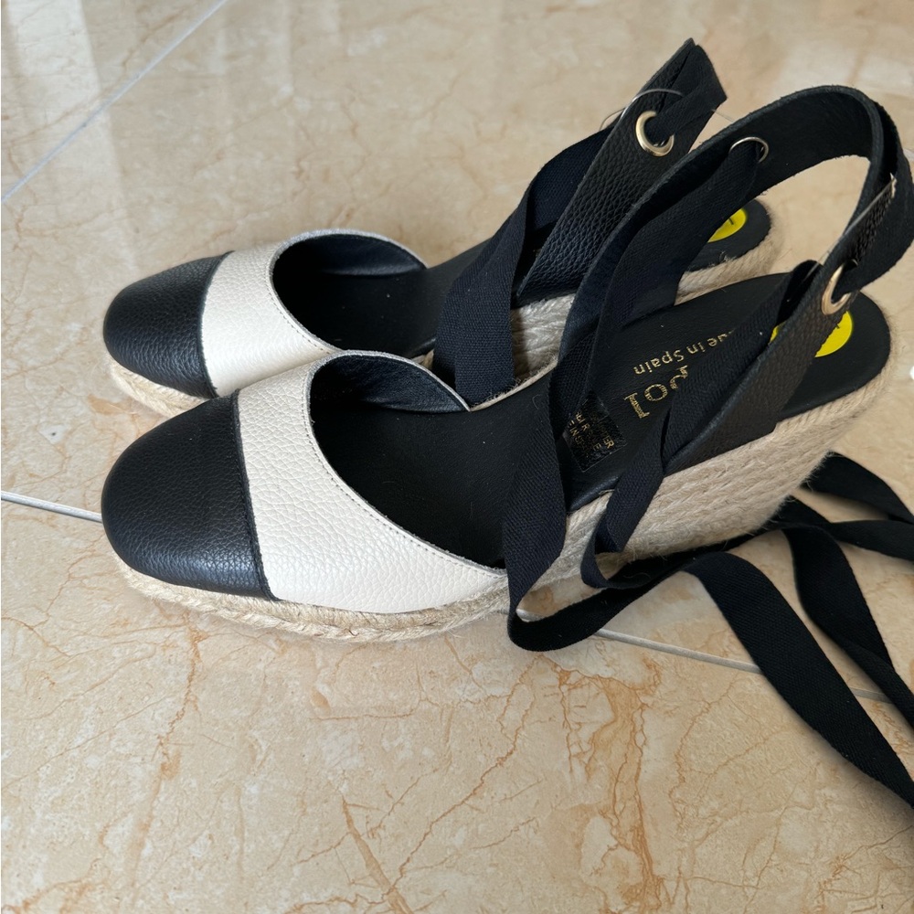 Maypol wedge size 9 cream and black leather